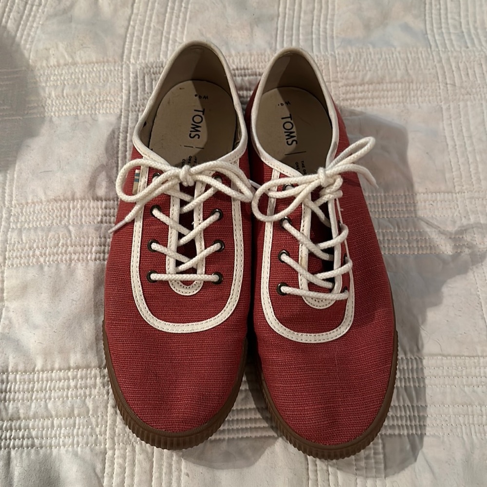 TOMS Heritage Canvas